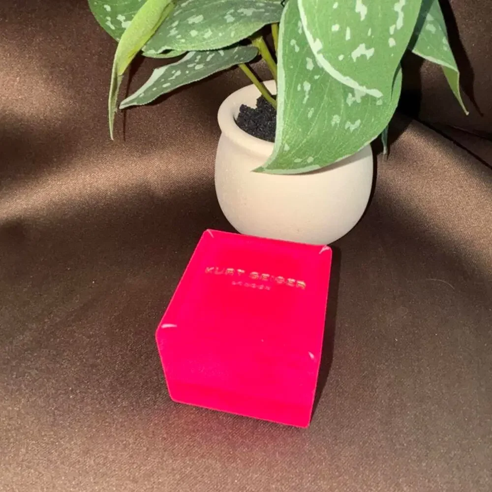 Kurt geiger ring size 7.5 new in box